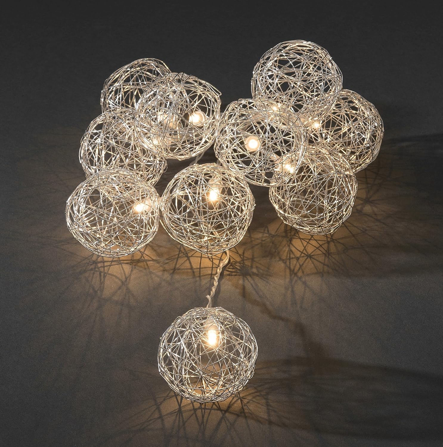 Konstsmide 3148-103 LED Decorative Fairy Lights Silver Wire Balls for Indoor Use Battery Operated 3X AA 1.5 V (Not Included) / 16 Warm White Diodes / Transparent Cable - Image 3