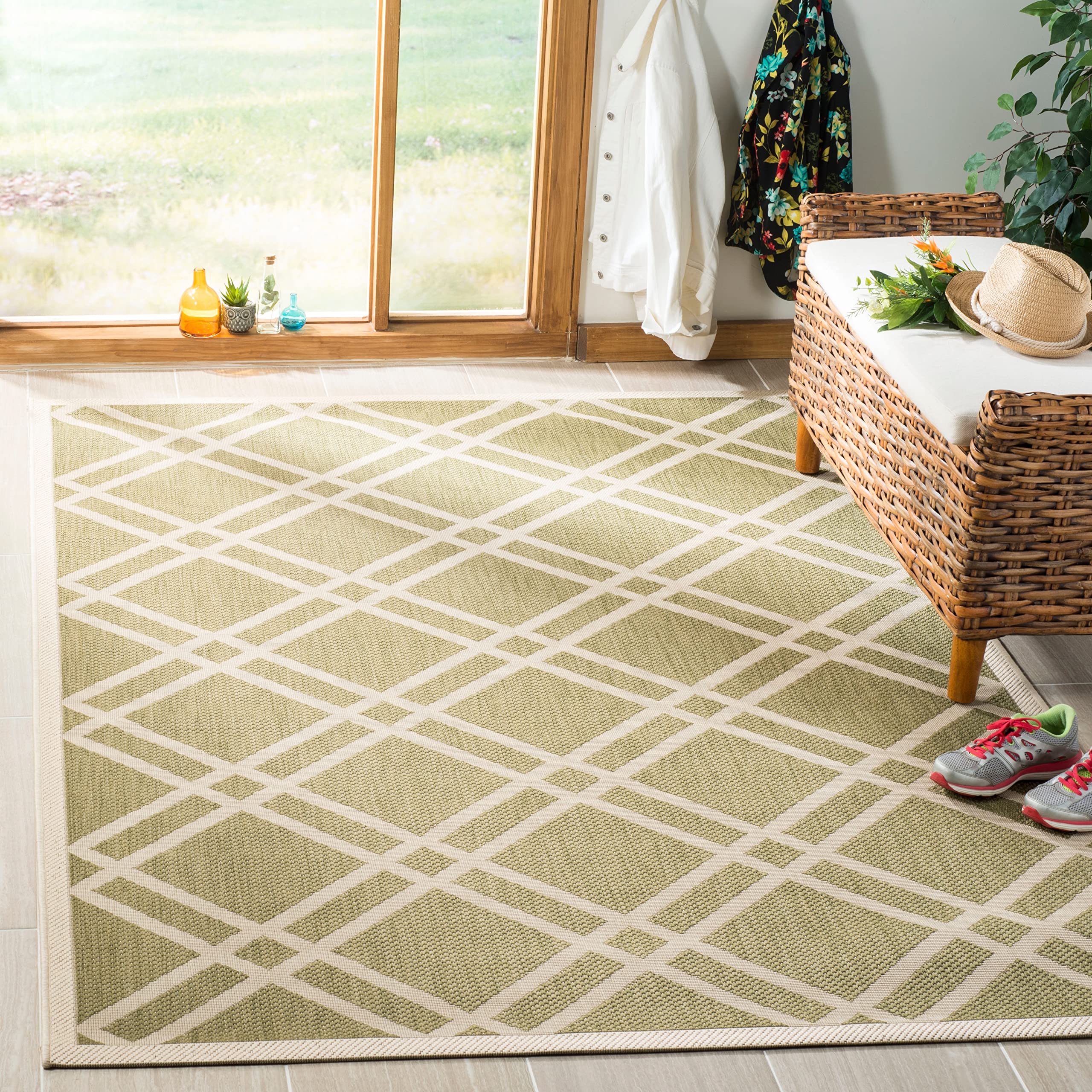 Safavieh Trellis Indoor/Outdoor Woven Rectangle Area Rug, Courtyard Collection, CY6923, in Green / Beige, 79 X 152 cm for Garden, Patio or Any Outdoor Space