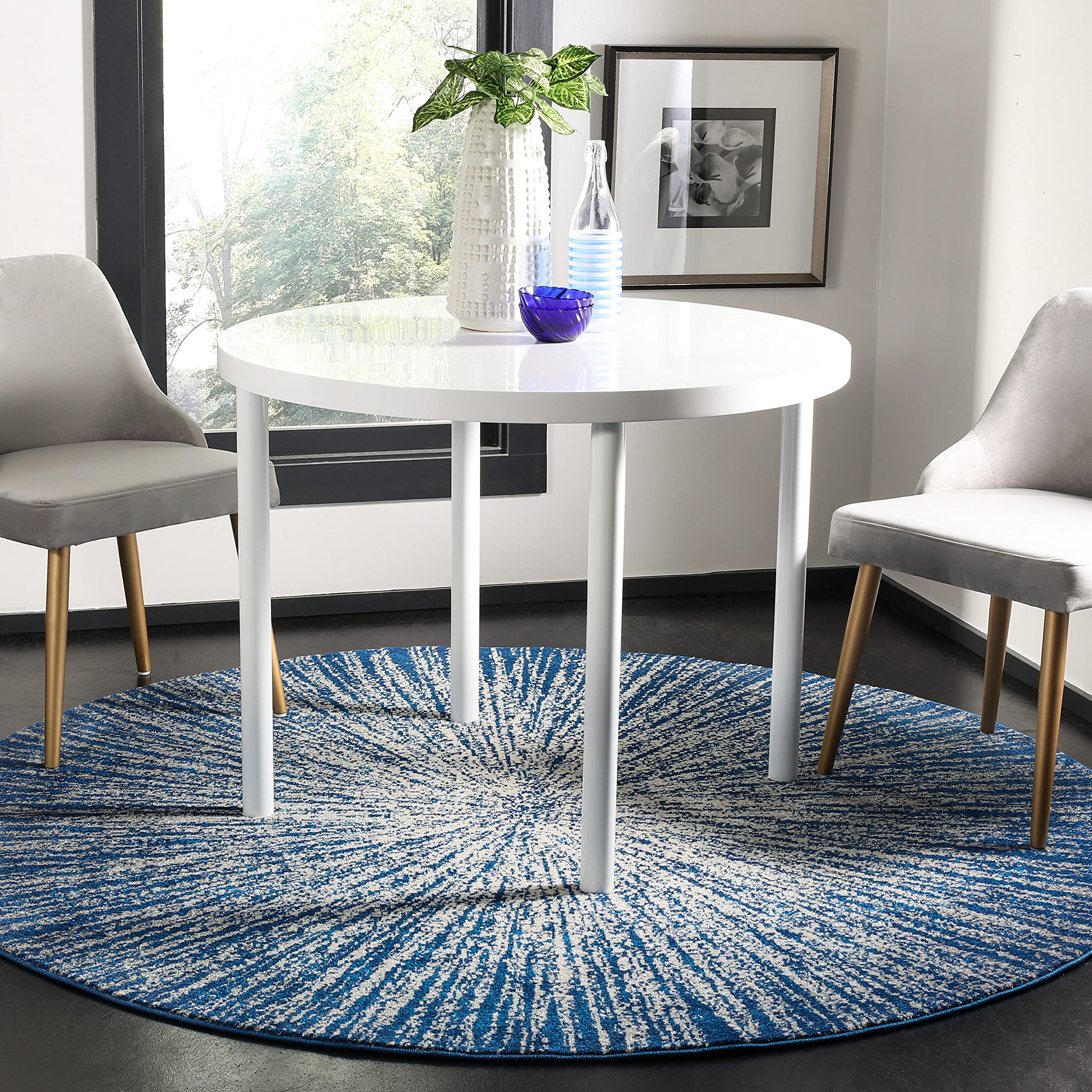 SAFAVIEH Evoke Collection Area Rug - 8' Round, Navy & Ivory, Abstract Burst Design, Non-Shedding & Easy Care, Ideal for High Traffic Areas in Living Room, Bedroom (EVK228N) Image