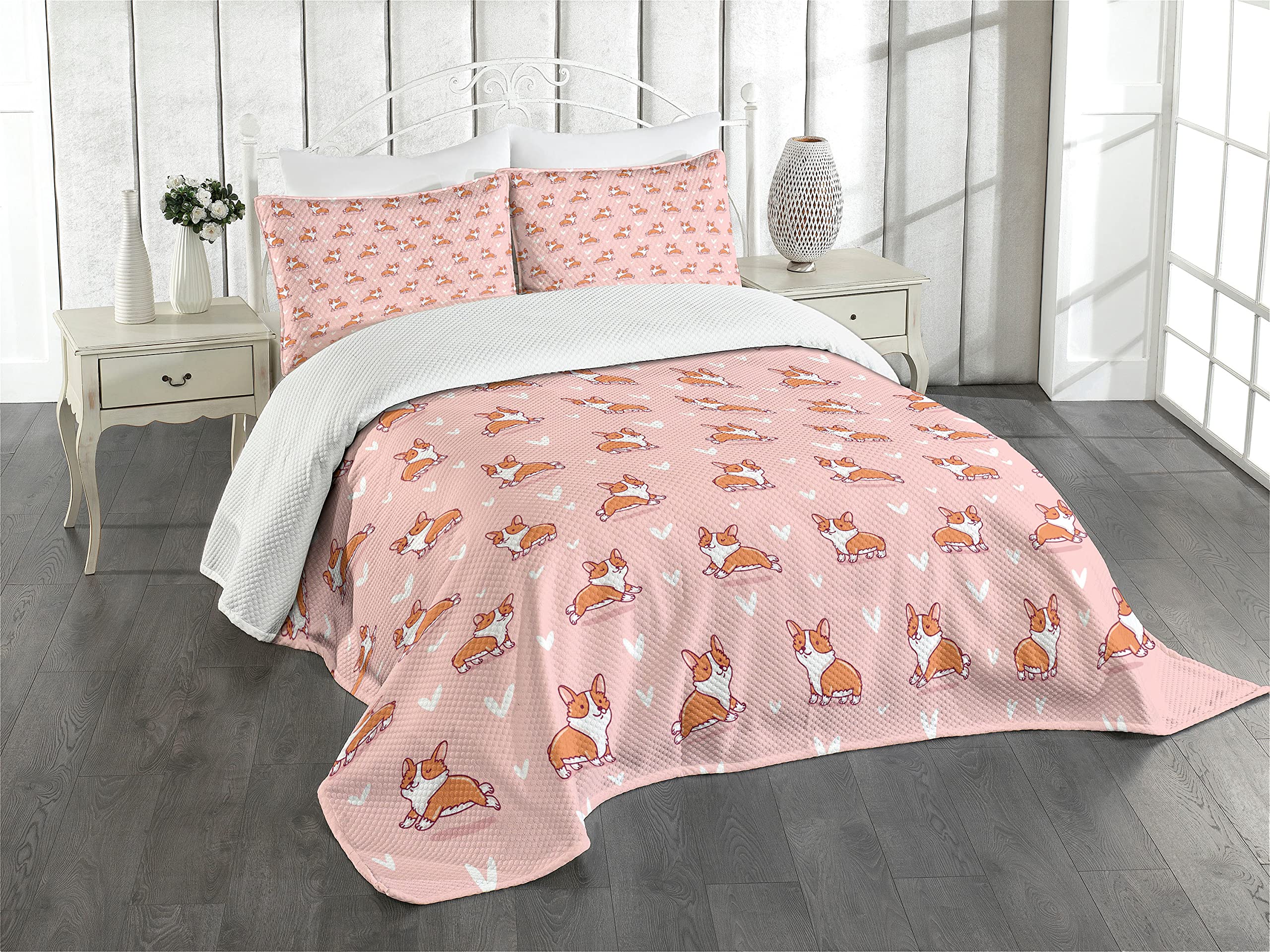 ABAKUHAUS Dog Lover Bedspread Set, Little Corgis, Decorative Quilted 3 Piece Coverlet Set with 2 Pillow Shams, Coral Orange