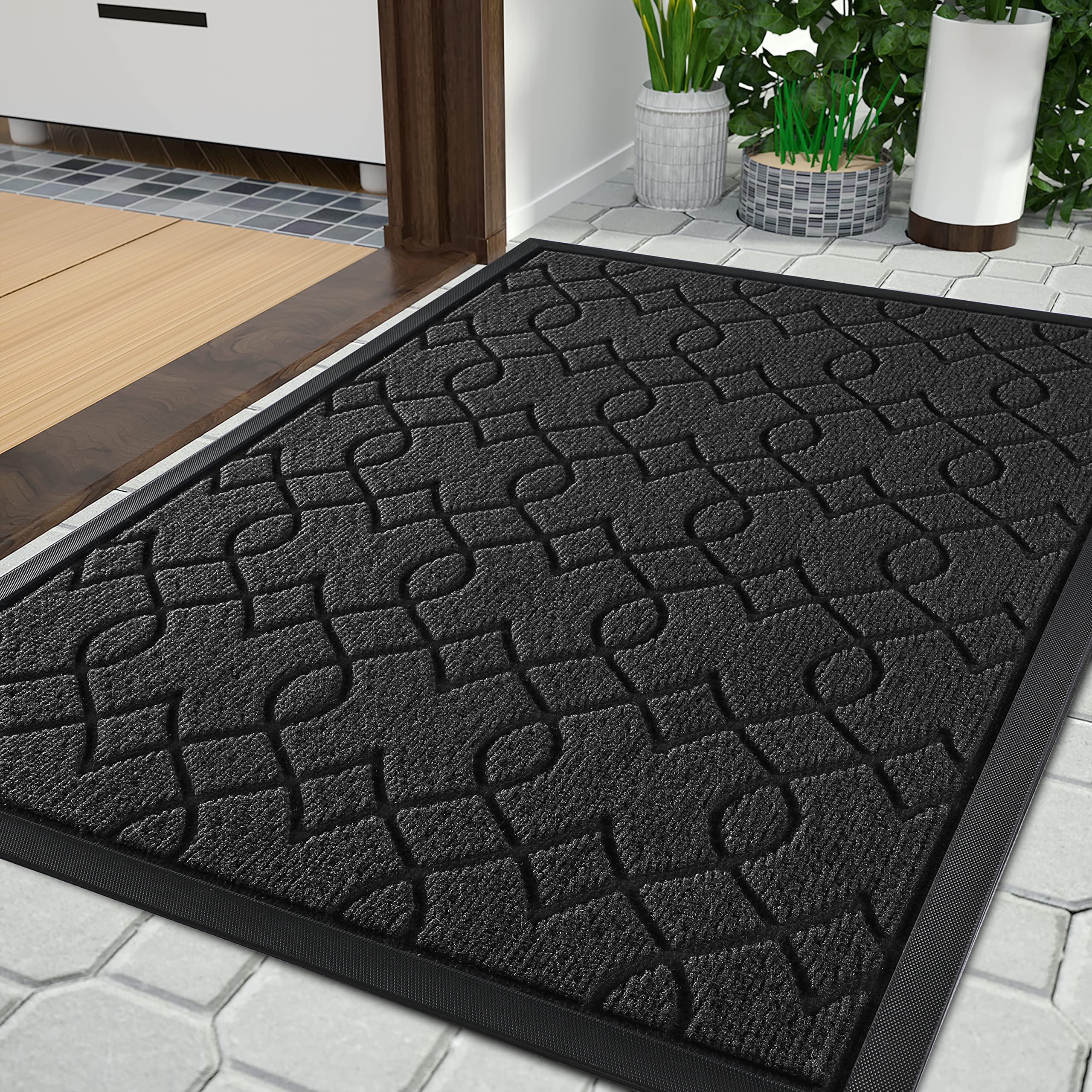 Yimobra Outdoor Door Mat, Heavy Duty Water Absorbent Mud Resistant Easy Clean Entry Outdoor Mats,Non Slip Backing, Exterior Mats for Outside Patio Porch Farmhouse, 81 x 120 cm, Black