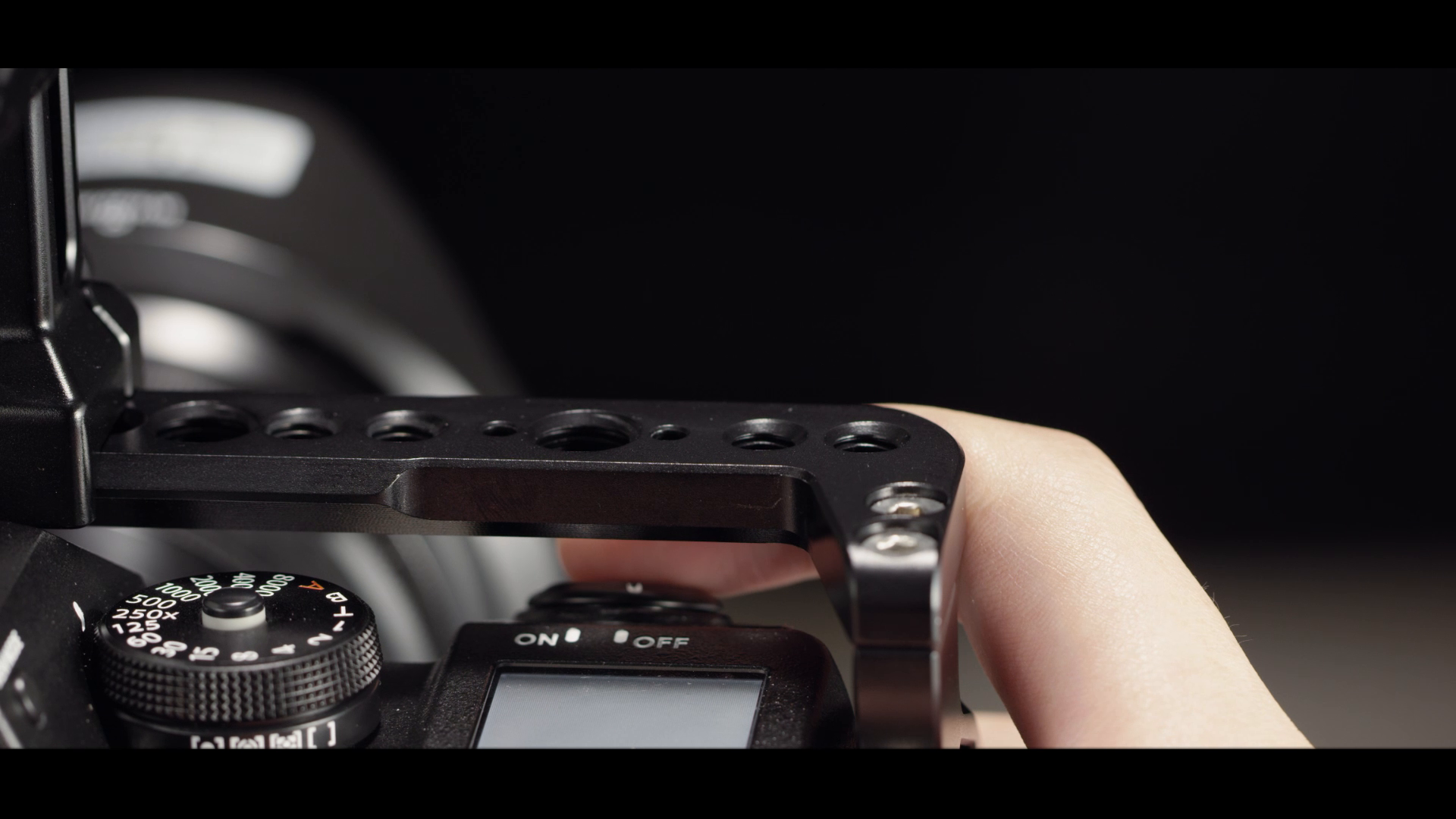 Amazon.com: SmallRig XH-1 Cage for Fujifilm X-H1 Camera with Grip