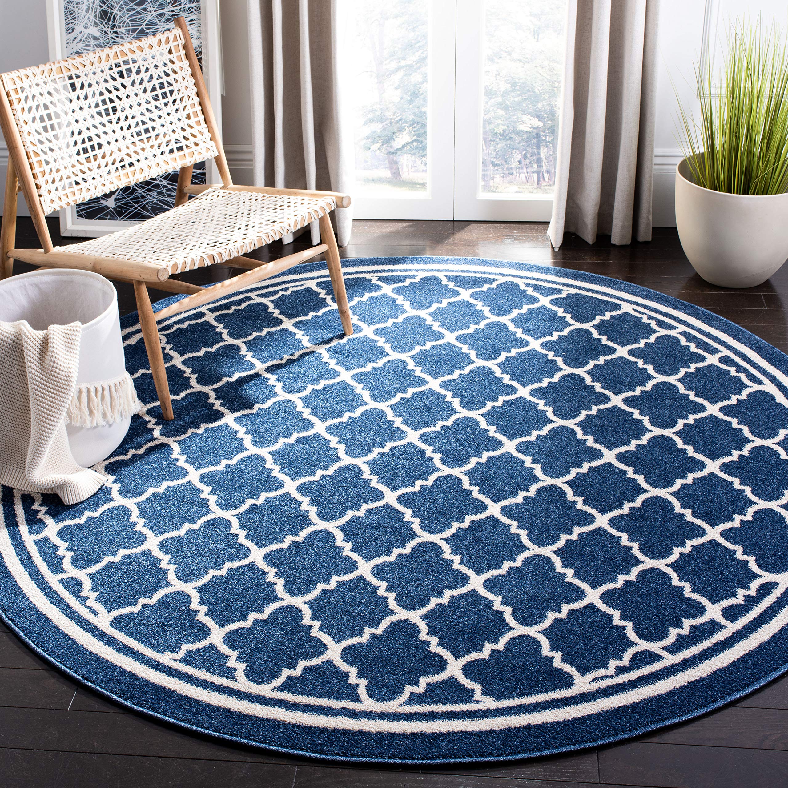 SAFAVIEH Amherst Collection Area Rug - 8' Round, Navy & Beige, Moroccan Trellis Design, Non-Shedding & Easy Care, Ideal for High Traffic Areas in Living Room, Bedroom (AMT422P) Image