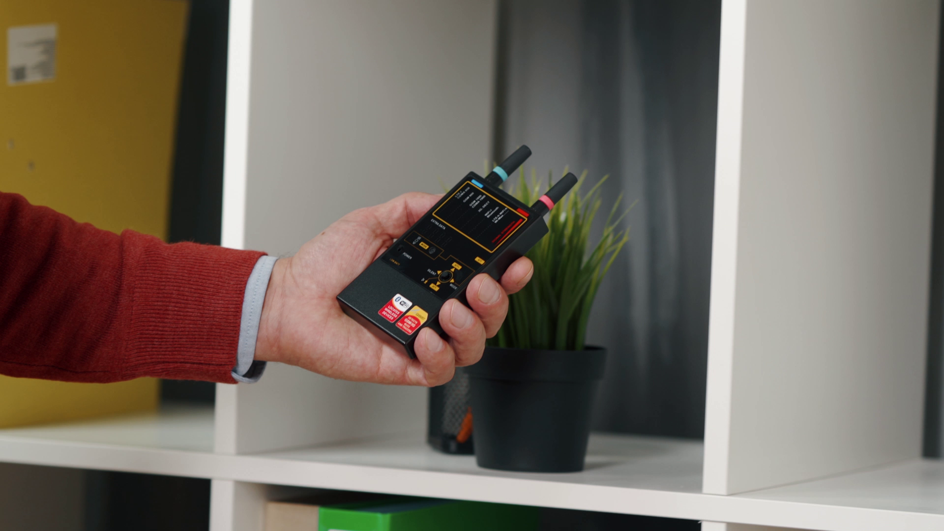 DefCon Security Products iProtect Multi-Channel Detector for Wireless Protocols - DD1207 : Discover It - iProtect 3 Band RF Anti-Spy Counter