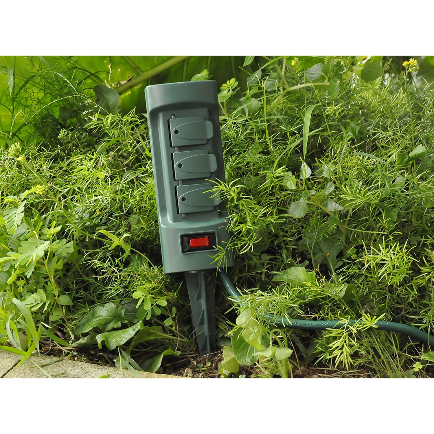 BESTTEN 6 Outlet Outdoor Yard Power Stake with Cover and On Off Switch