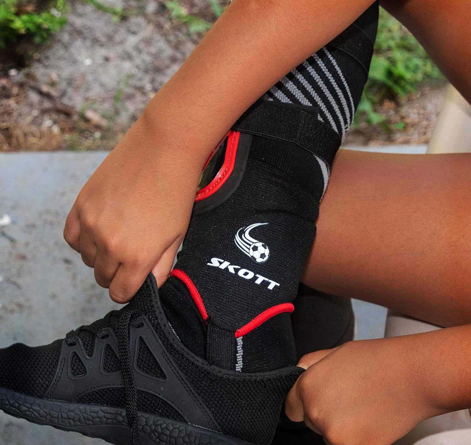 skott Soccer Shin Guards for Great Protection - Shin Guards Soccer for Youth with or Without Sock Option - Field Hockey & Soccer Kids Shin Guards - Lightweight Shin Pads Pair with Unisex Design : Sports & Outdoors