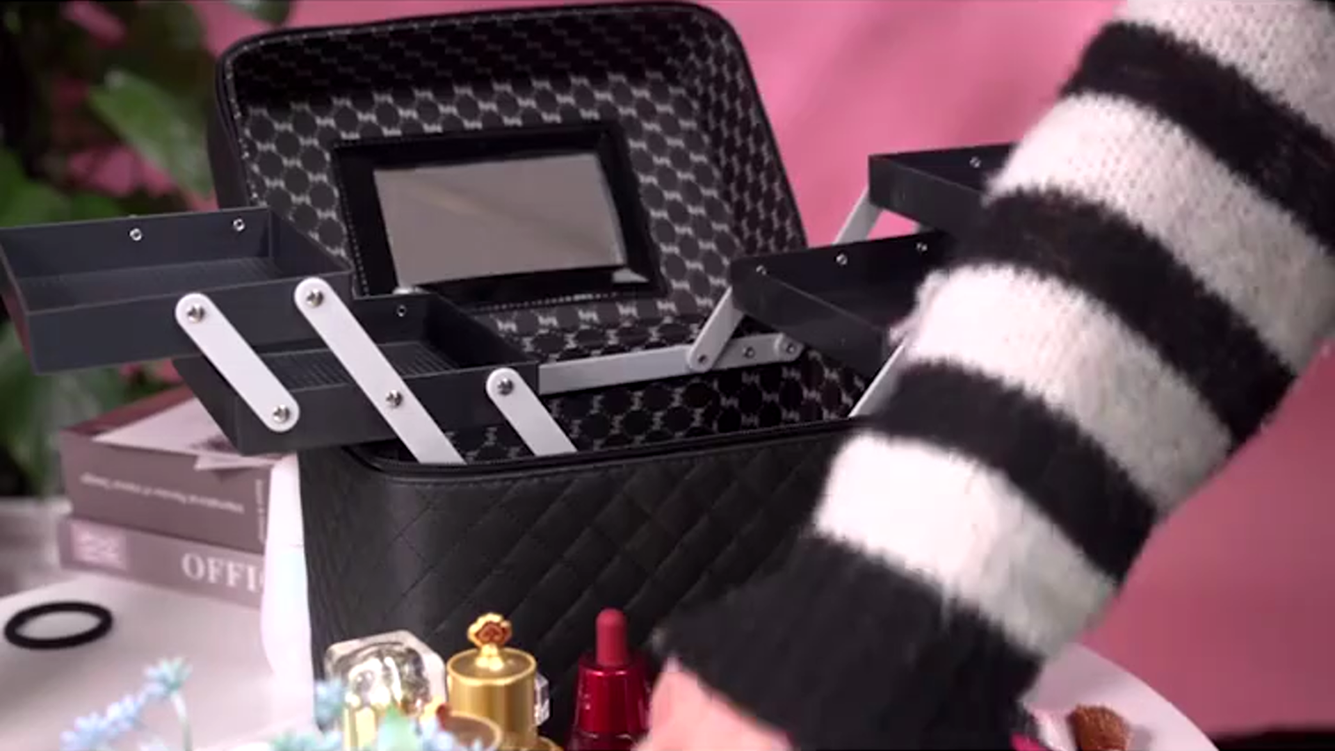 Sooyee Kosmetiktasche Mit Spiegel & Faltbarem Tablett – Schwarz, 27,9x18x22,6 Cm, Organisierte Aufbewahrung Für Make-up & Reise