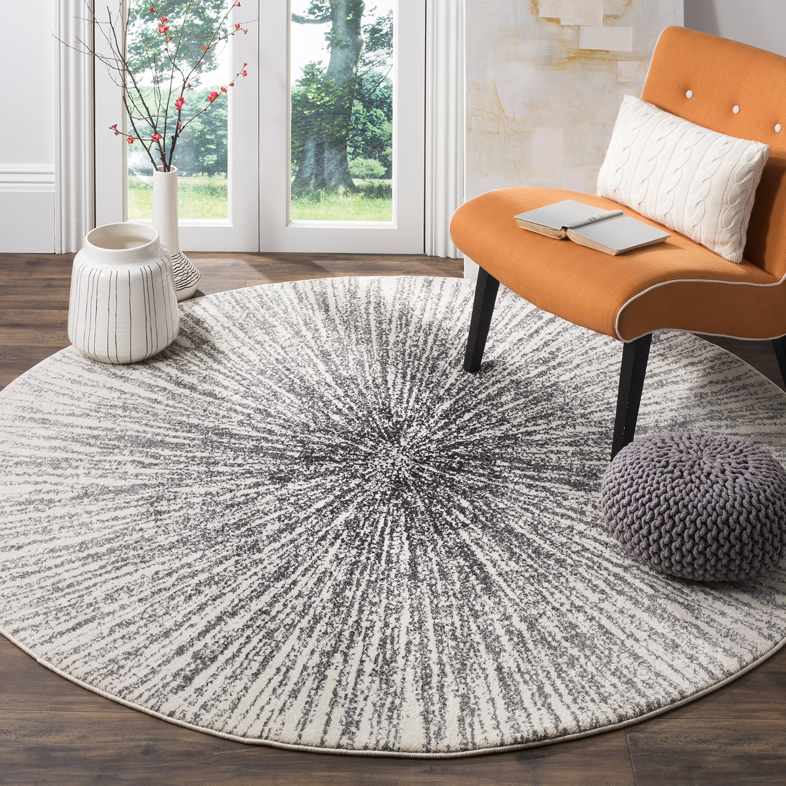 SAFAVIEH Evoke Collection Area Rug - 8' Round, Black & Ivory, Abstract Burst Design, Non-Shedding & Easy Care, Ideal for High Traffic Areas in Living Room, Bedroom (EVK228K) Image