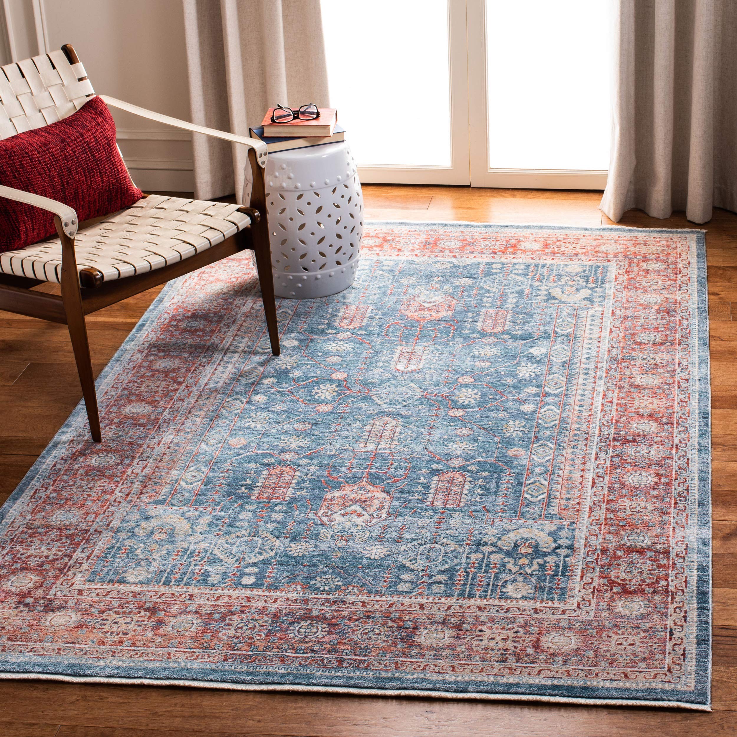 Safavieh Vintage Inspired Indoor Woven Rectangle Area Rug, Victoria Collection, VIC997, in Navy/Red, 91 X 152 cm for Living Room, Bedroom or Any Indoor Space