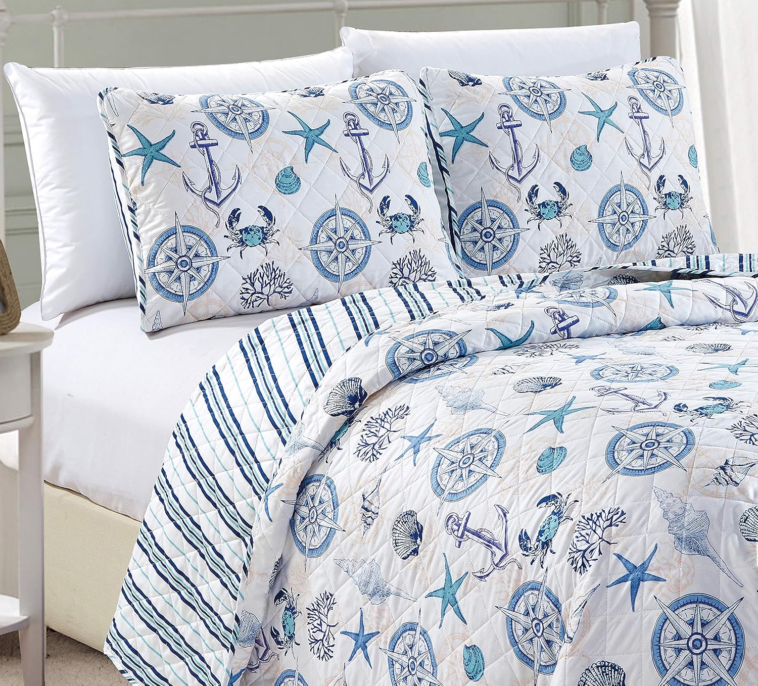 Great Bay Home Azure Coastal Collection 3 Piece Quilt Set with Shams. Reversible Beach Theme Bedspread Coverlet. Machine Washable. (Full/Queen): Home & Kitchen