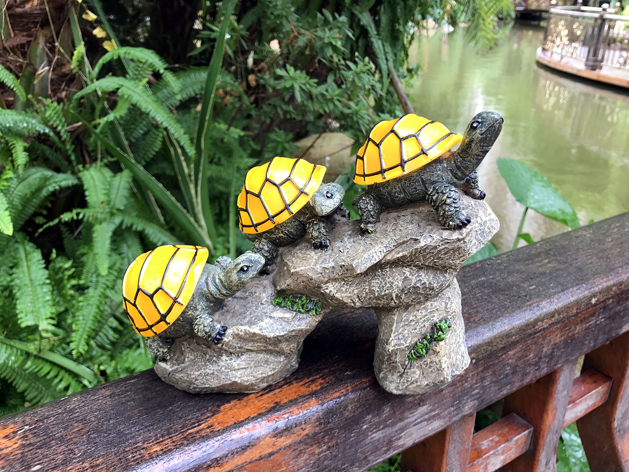 Solar Powered Turtles on Log Outdoor Accent Lighting LED Garden Light