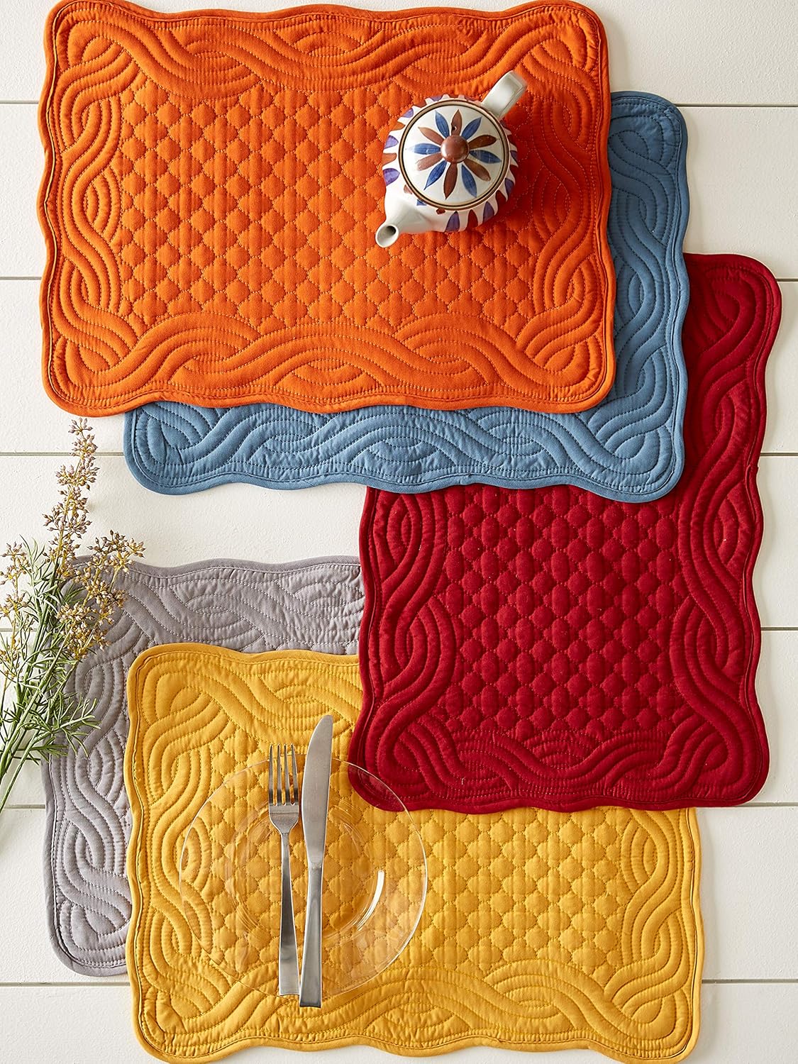DII Quilted Farmhouse Collection Tabletop, Placemat Set, Cranberry 6 Piece: Home & Kitchen