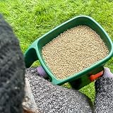 Miracle-Gro Handy Lawn Seed Spreader – 2 m width, precise rotary application view 5
