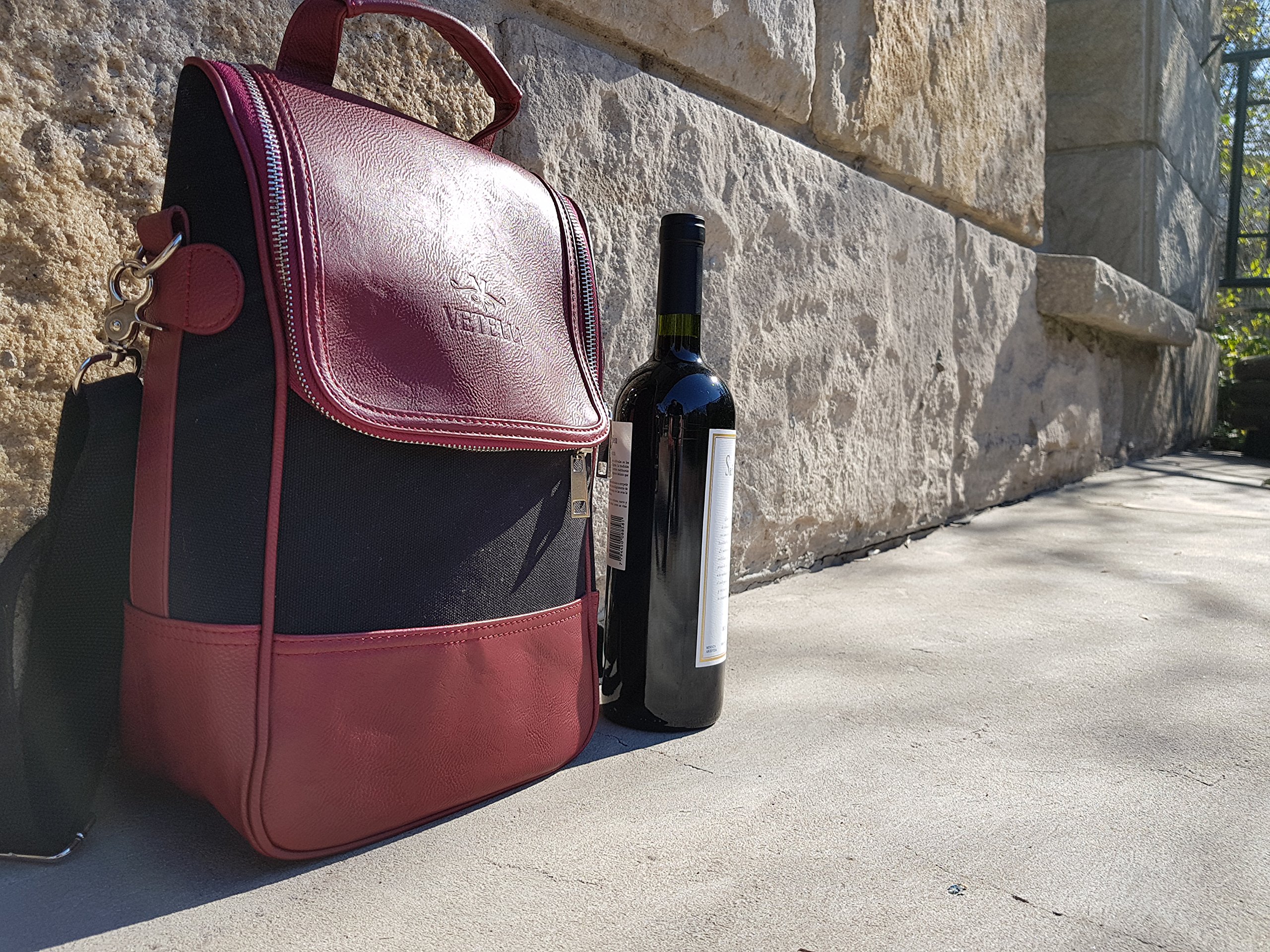 Vetelli leather wine carrier tote bag. Classy look. Luxurous burgundy