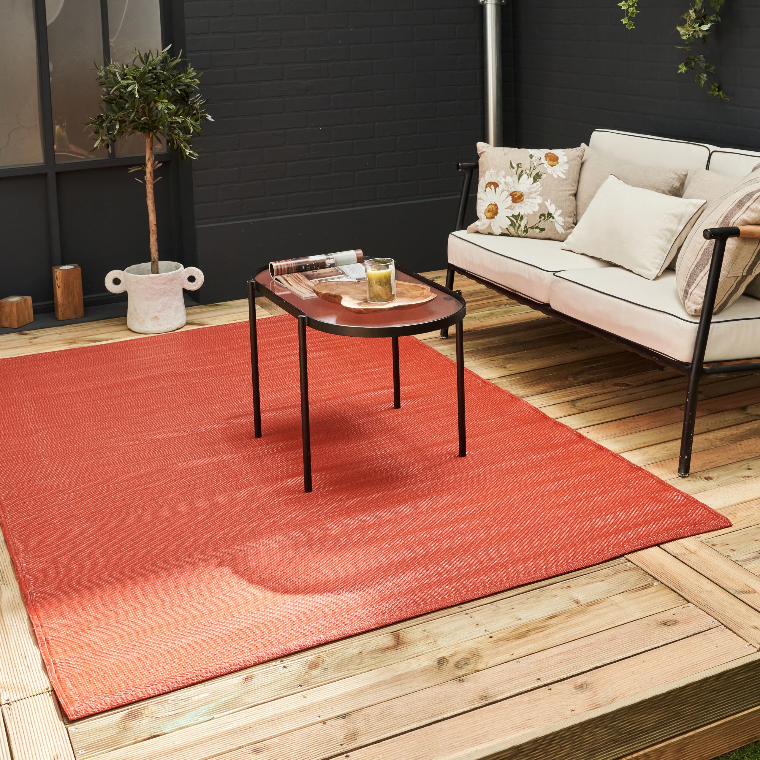 THE RUGS Urban Collection Outdoor Rug - Easy to Clean, Waterproof Plastic Outdoor Rugs for Garden, Patio, Balcony, Camping - Contemporary Plastic Straw Rug - Mono Terra, 120x160cm