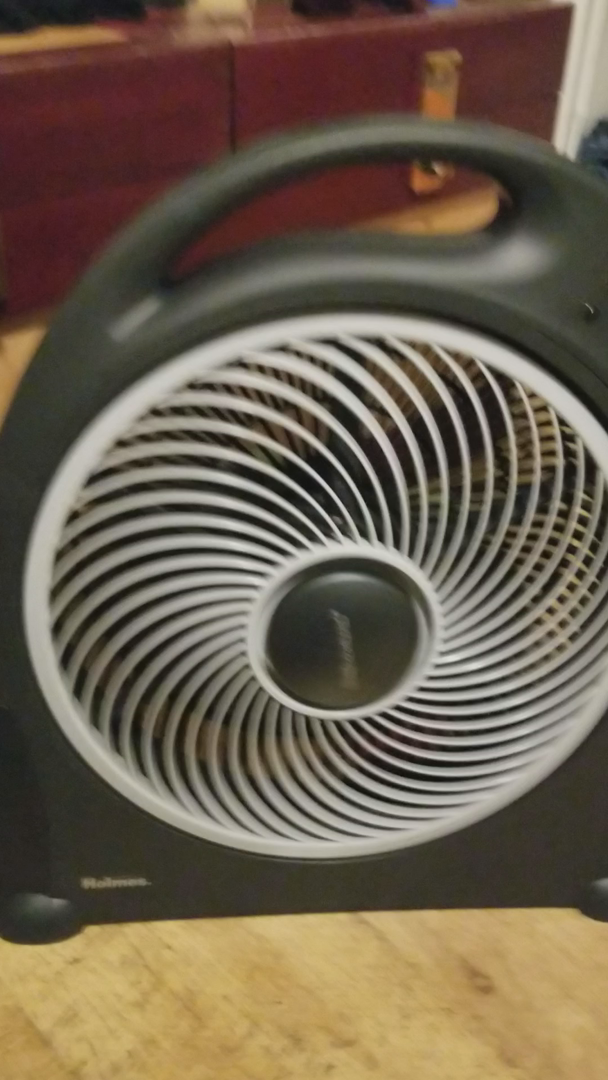 Holmes HAPF624RUC 12" Oscillating Floor Fan w/Remote