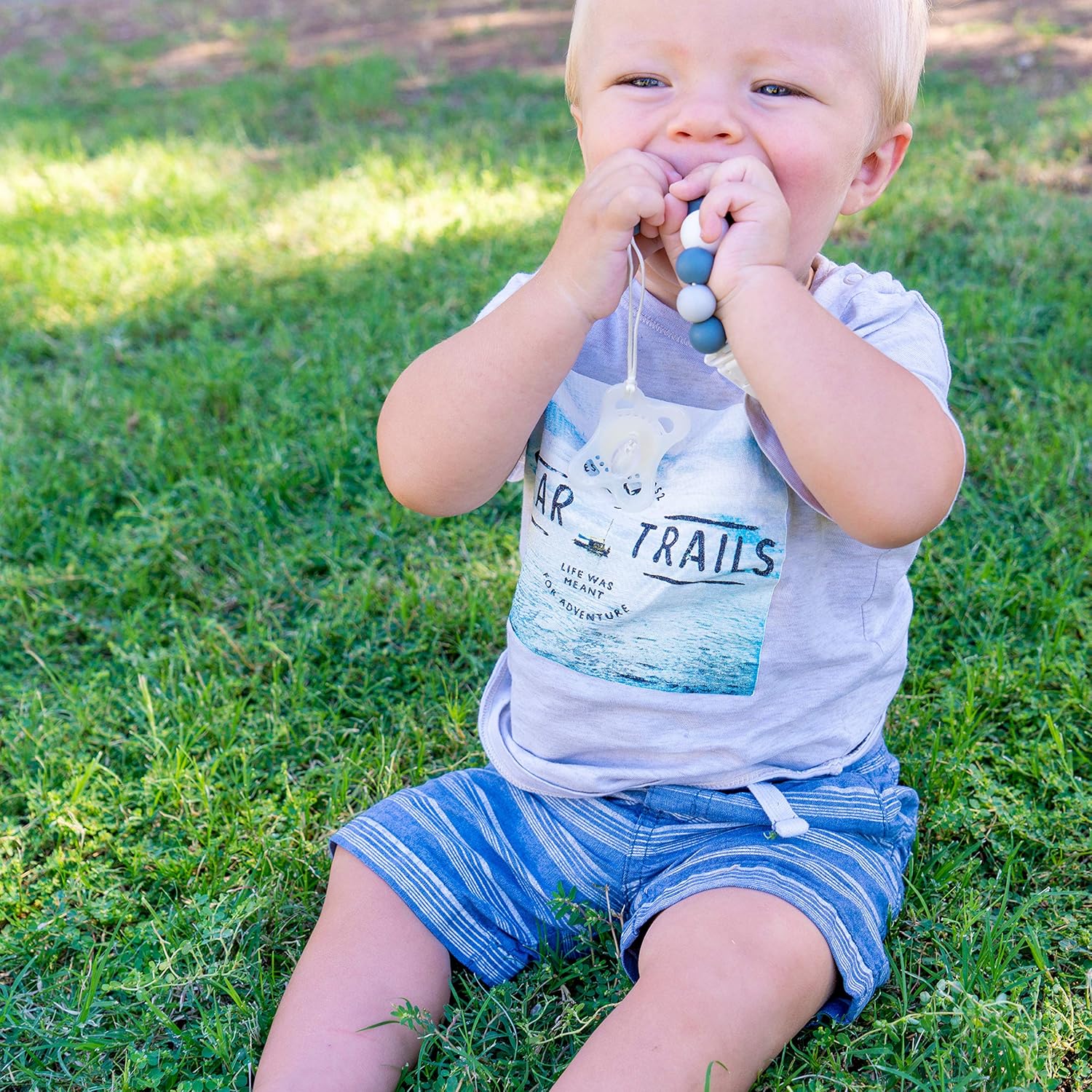 Silicone Pacifier Clip by Dodo Babies Pack of 2 + Pacifier Case, Premium Teething Bead Universal Holder Leash for Boys and Girls, Teething Toy or Soothie, Baby Shower Gift Set : Baby