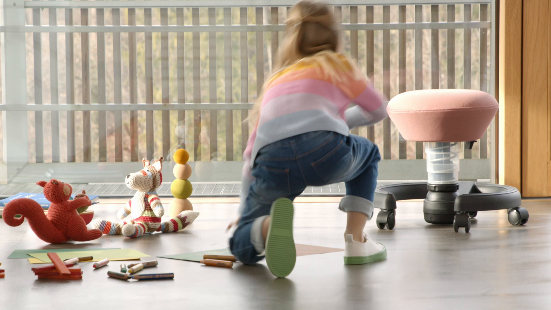 Aeris Swoppster New Edition Ergonomischer Schreibtischhocker Fur Kinder Drehstuhl Fur Dynamisches Sitzen Und Einen Gesunden Rucken 32 47 5 Cm Sitzhohe Stufenlos Hohenverstellbar Amazon De Kuche Haushalt