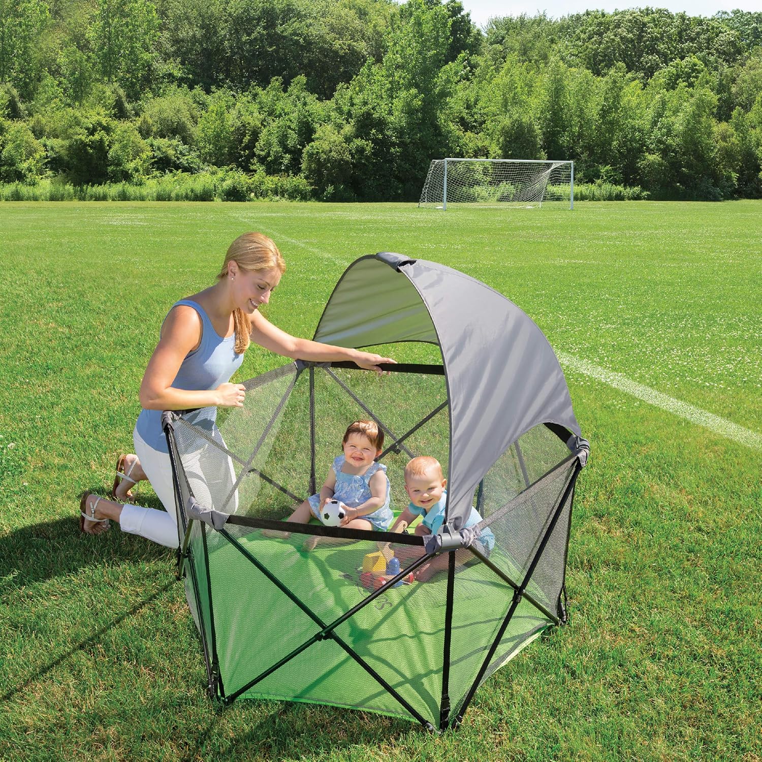 portable play yard with shade