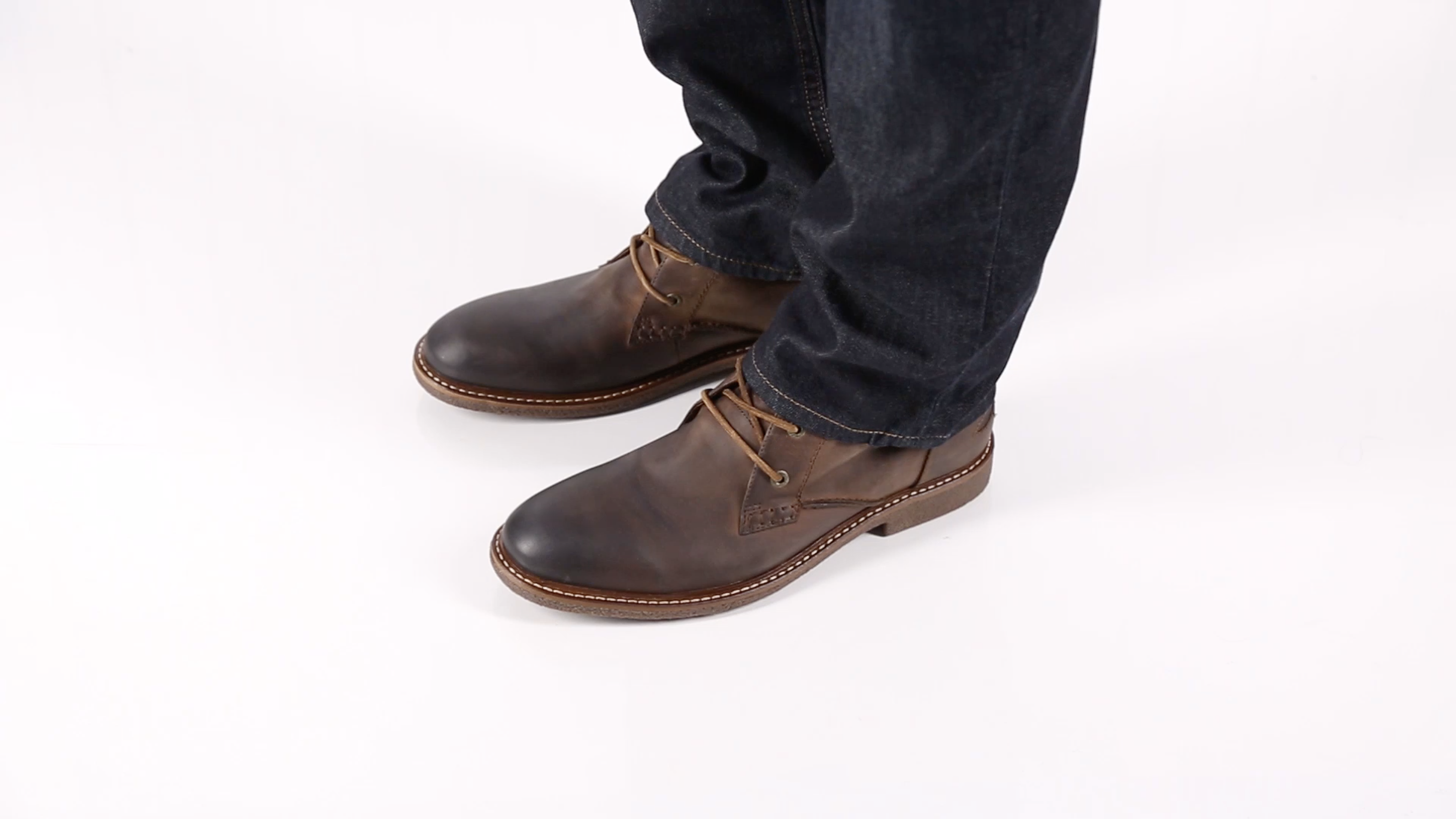VIDEO G.H. Bass Men's Brunswick 