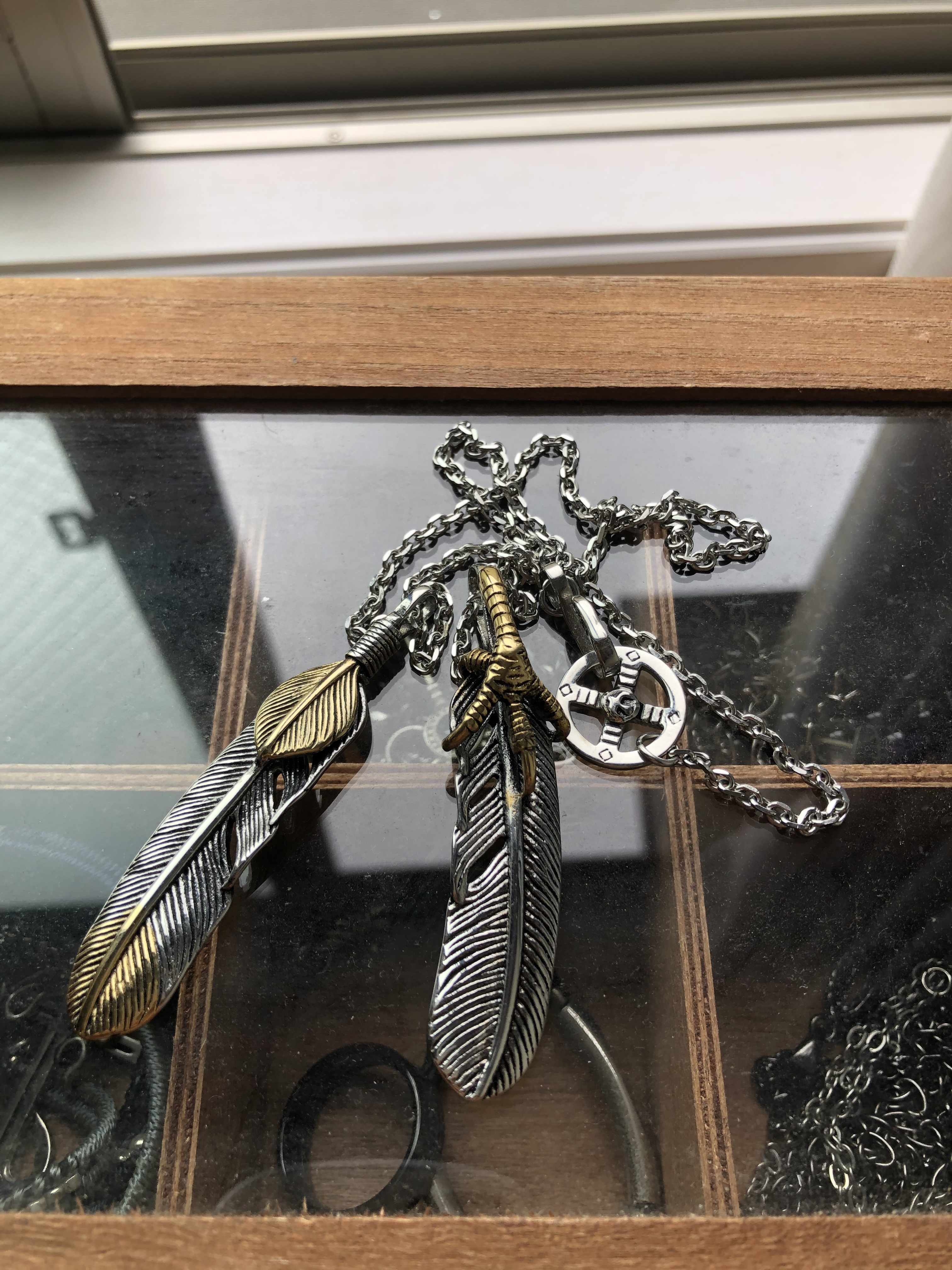 芸能人多数着用モデル ダブルフェザーネックレス ゴールドクロー 先金フェザー ネックレス ゴローズタイプ 羽根 ネイティブアメリカン インディアンジュエリー photo review