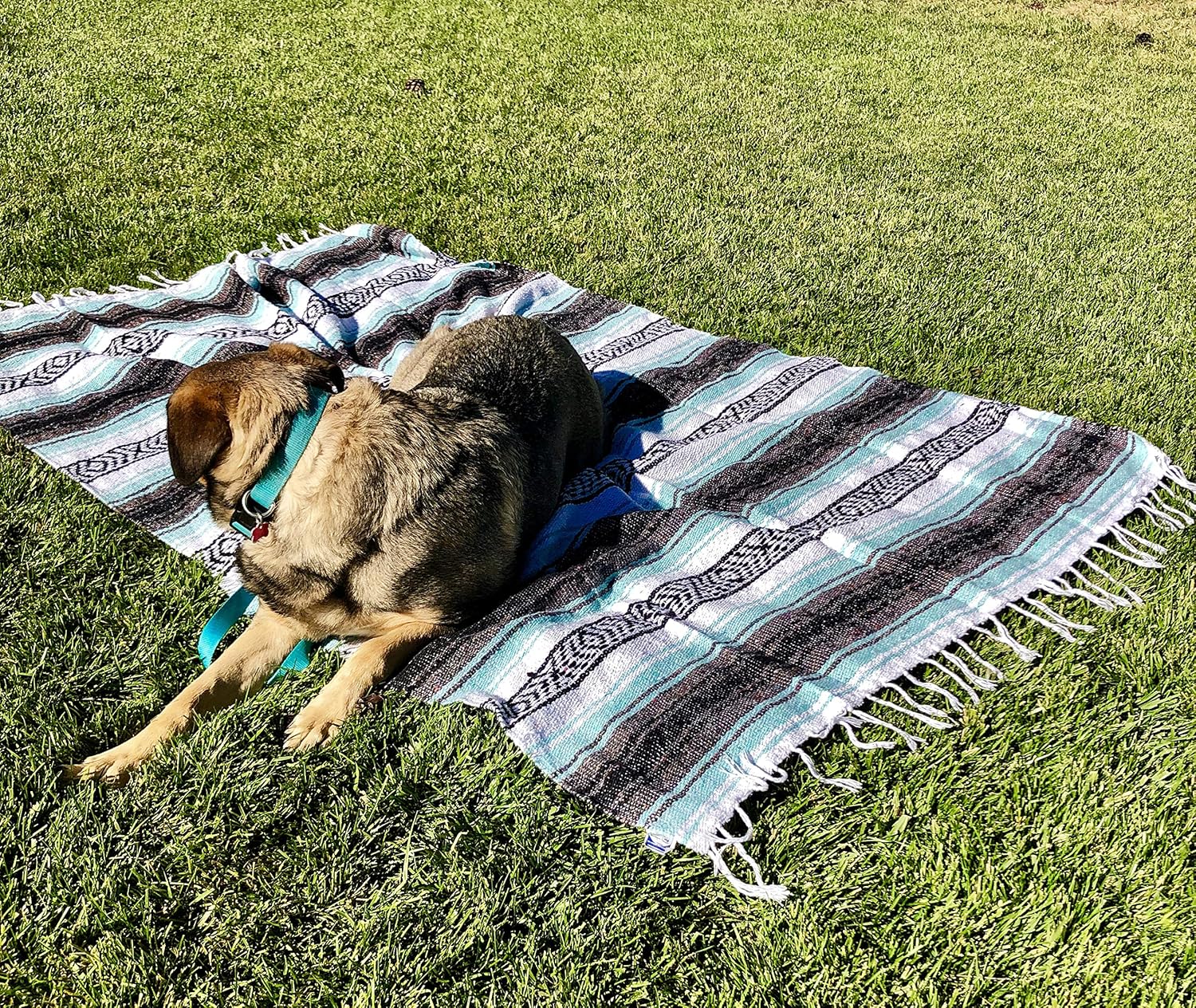 Authentic Mexican Blanket - Premium Yoga Blanket Beach Blanket - Perfect Picnic Blanket, Travel Blanket, Outdoor Blanket - Well Made Yoga Bolster: Clothing