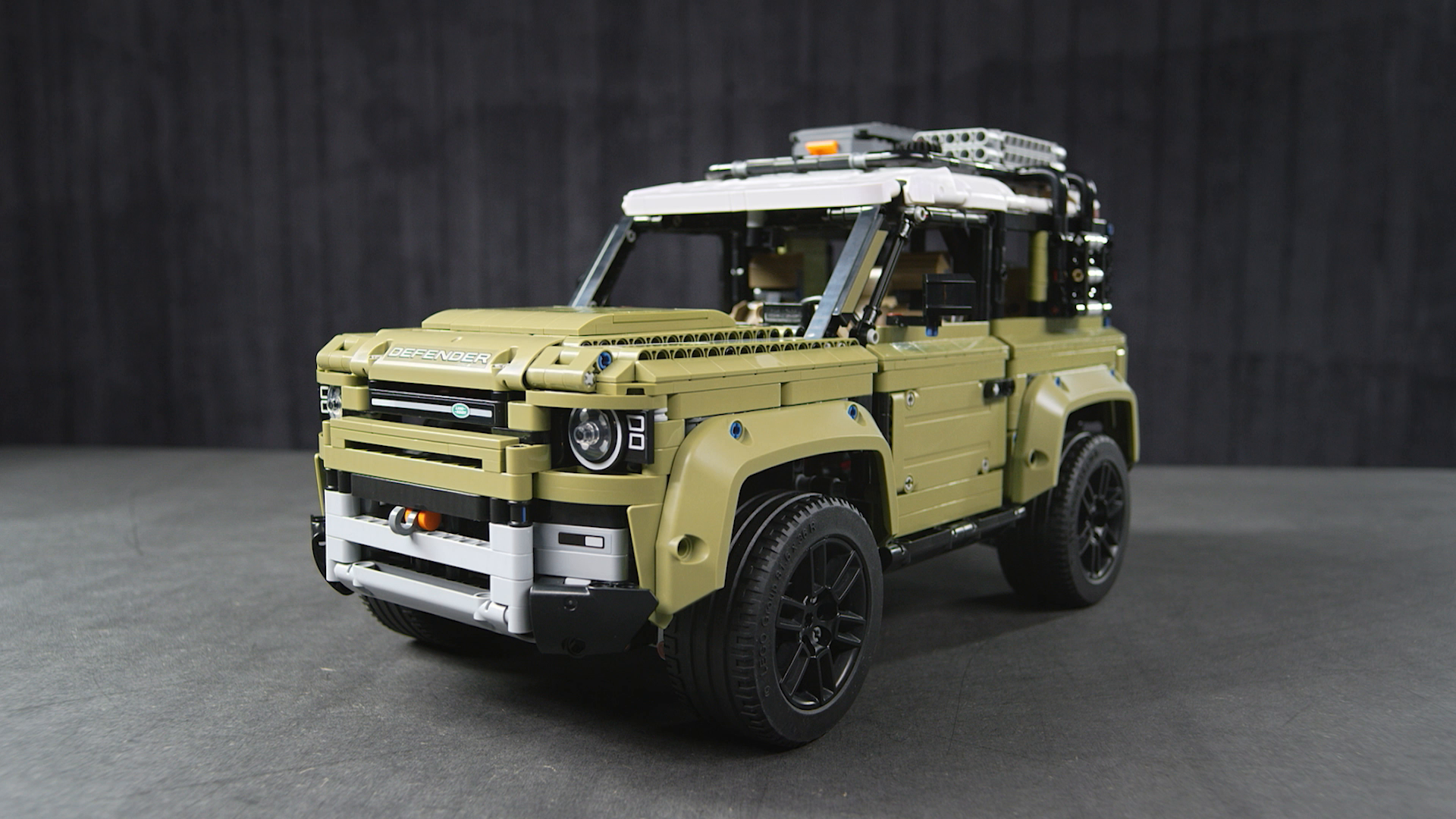 LEGO 42110 Technic Land Rover Defender – Bild 8