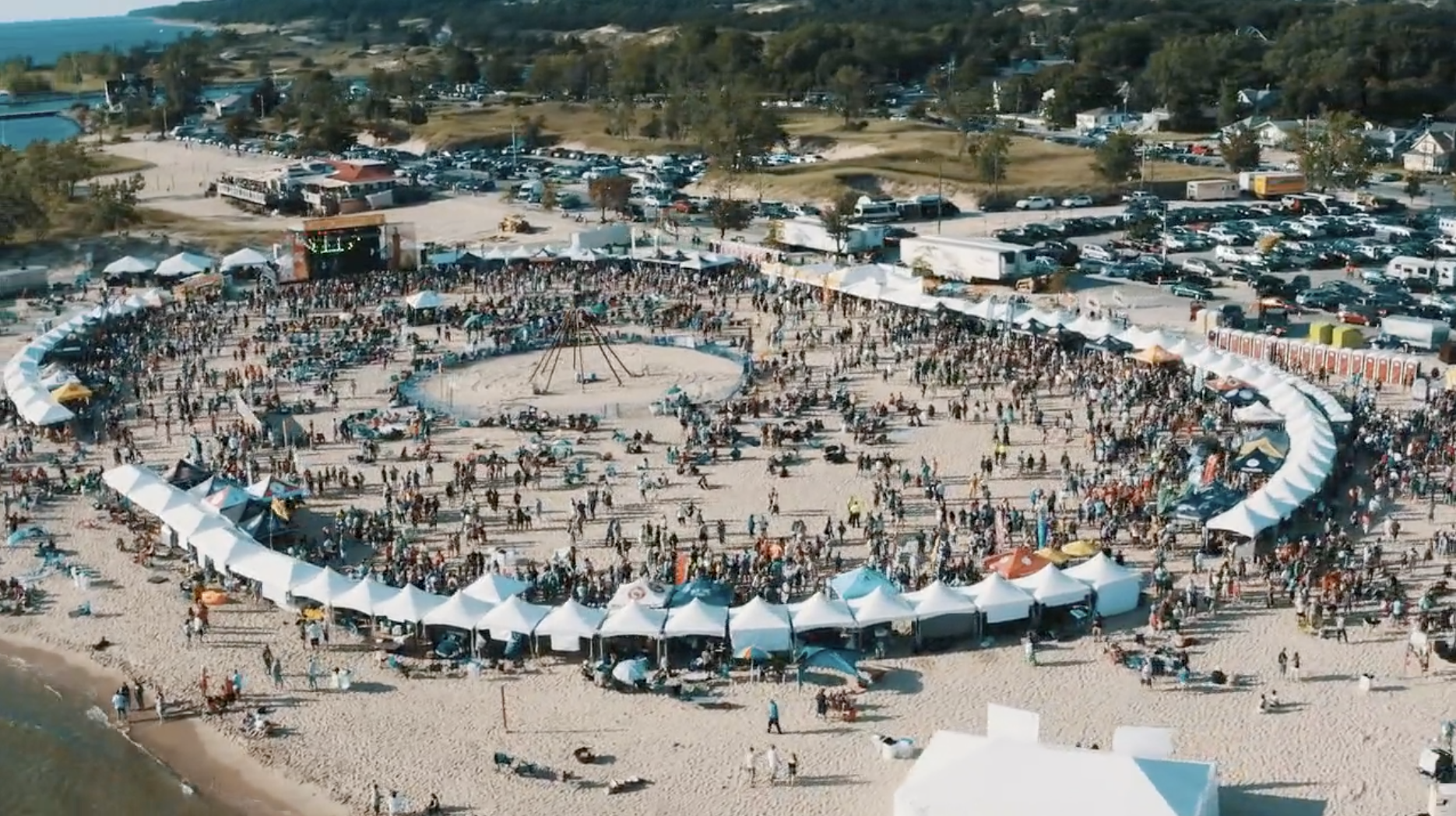 Coldbreak-Jockey-Box-1-Tap-Stainless-Pass-Through-30-Quart-Cooler-50-Coil-Stainless-Steel-Shanks-Includes-Stainless-Faucet-White-1T30MPT