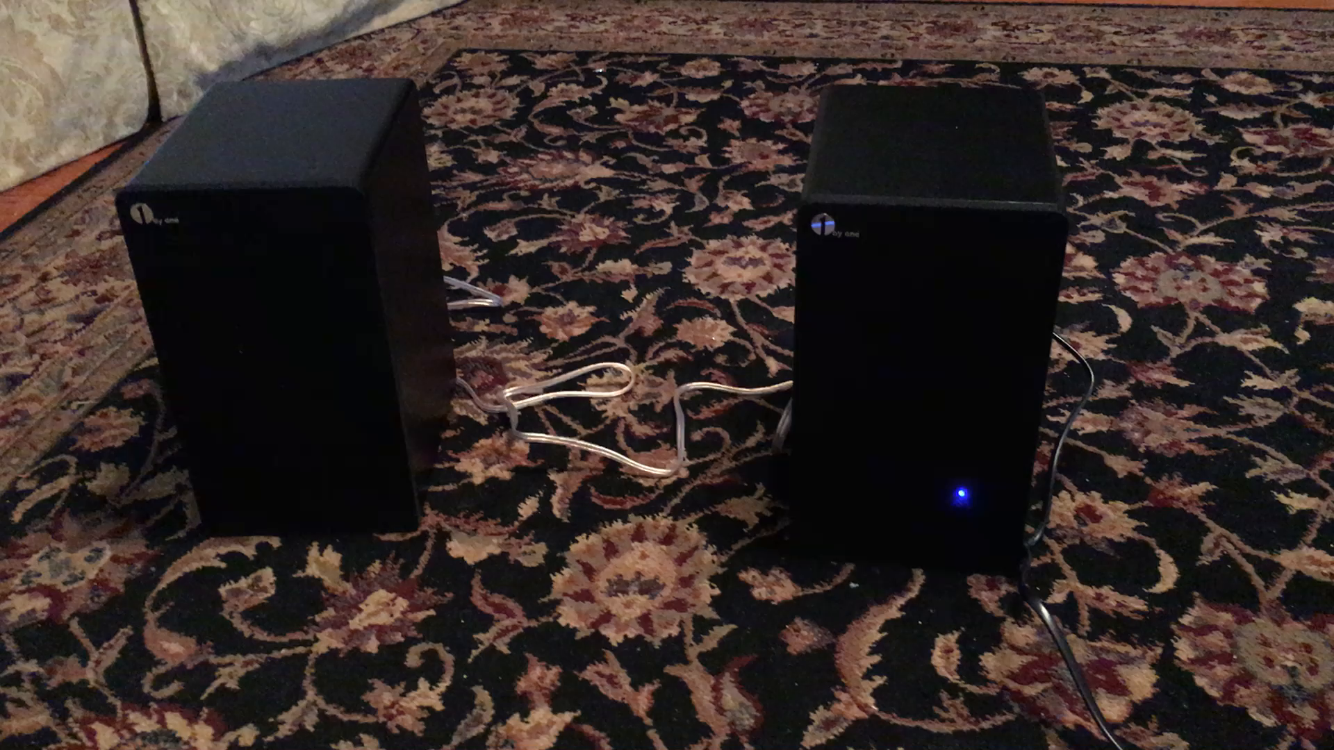 1byone powered bluetooth classic bookshelf speaker