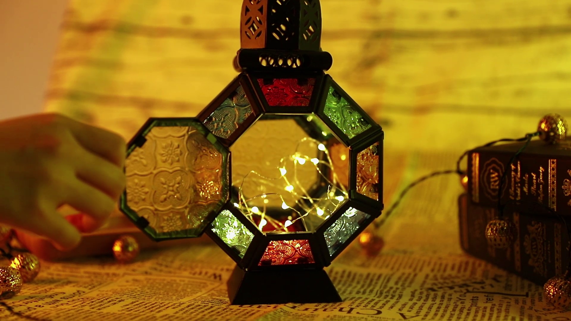 Amazon.com: Lewondr Retro Iron Ramadan Candle Lantern, Portable