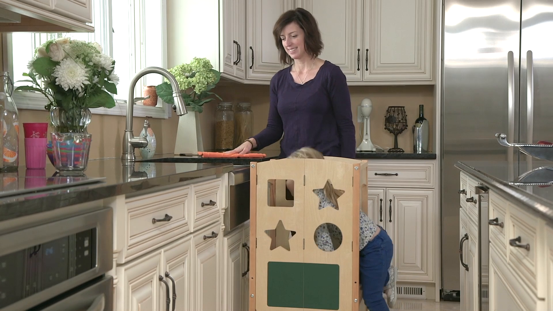 Guidecraft-Contemporary-Kitchen-Helper-Stool-Gray-WKeeper-and-Non-Slip-Mat-Folding-Adjustable-Height-Counter-Wooden-Step-Stool-for-Toddlers-Children-Safety-Tower-Kids-Learning-Furniture