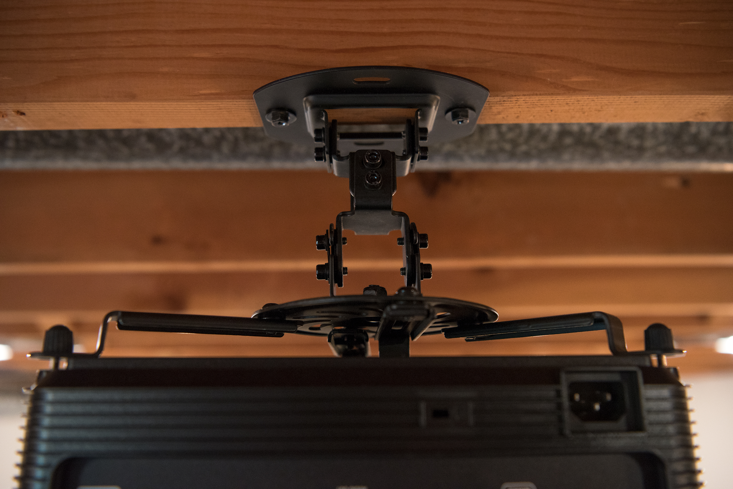 6 VIVO+Universal+Adjustable+Projection+MOUNT+VP01W