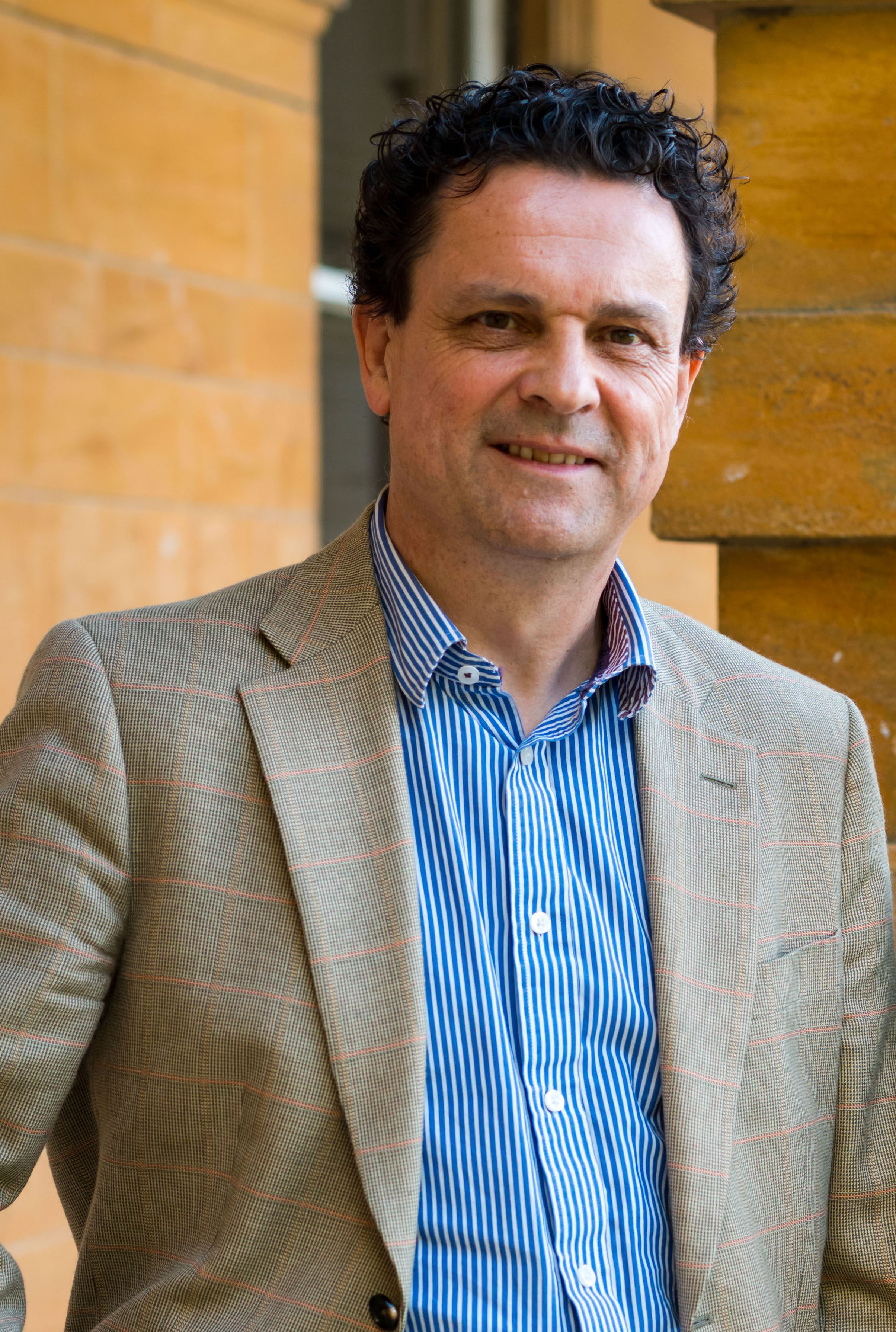 Damien Lewis Audio Books Best Sellers Author Bio Audible Com