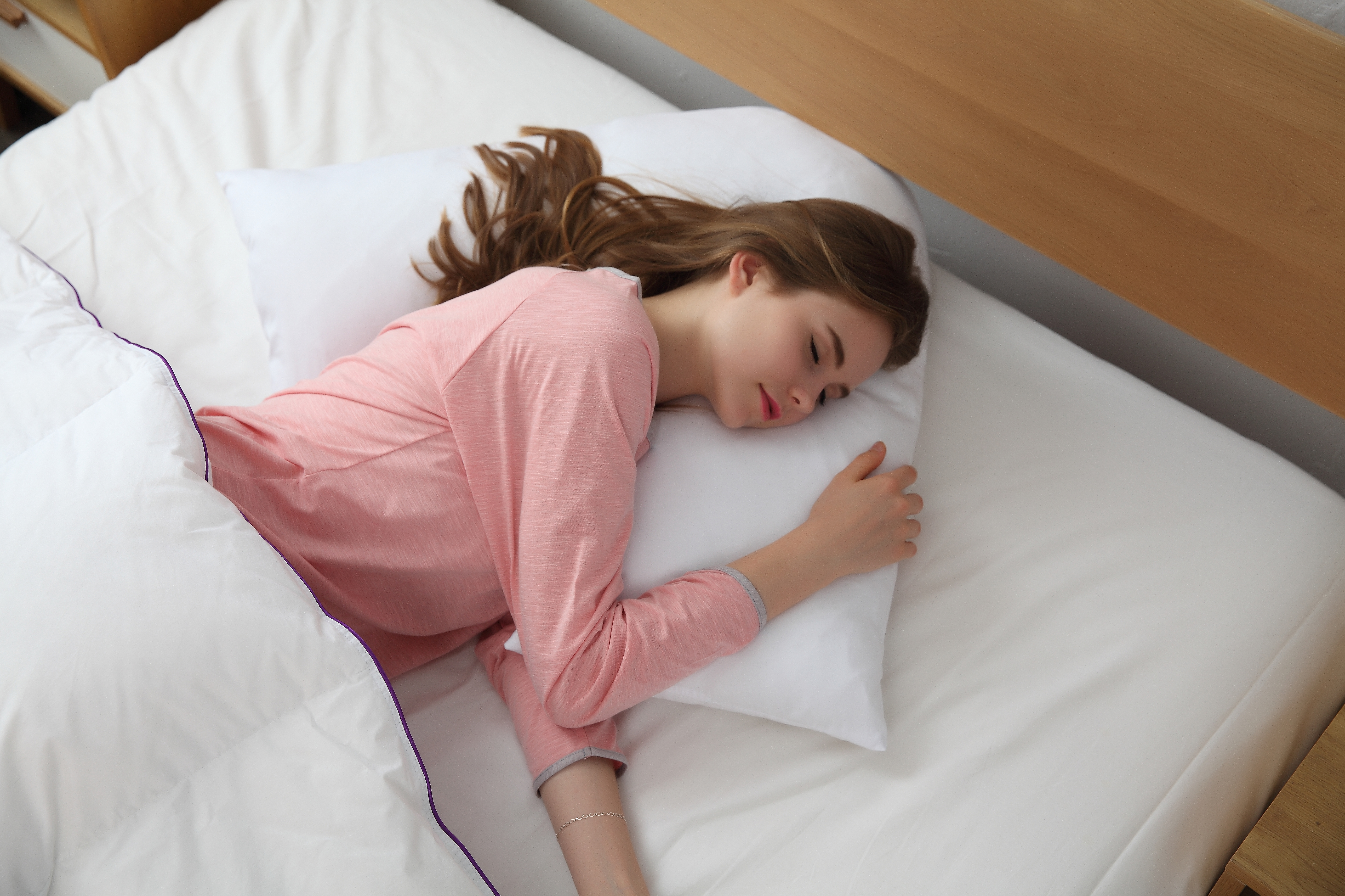 Cheer Collection V-Shaped Support Pillow – Down Alternative, Removable Cover, For Side Sleepers & Pregnancy