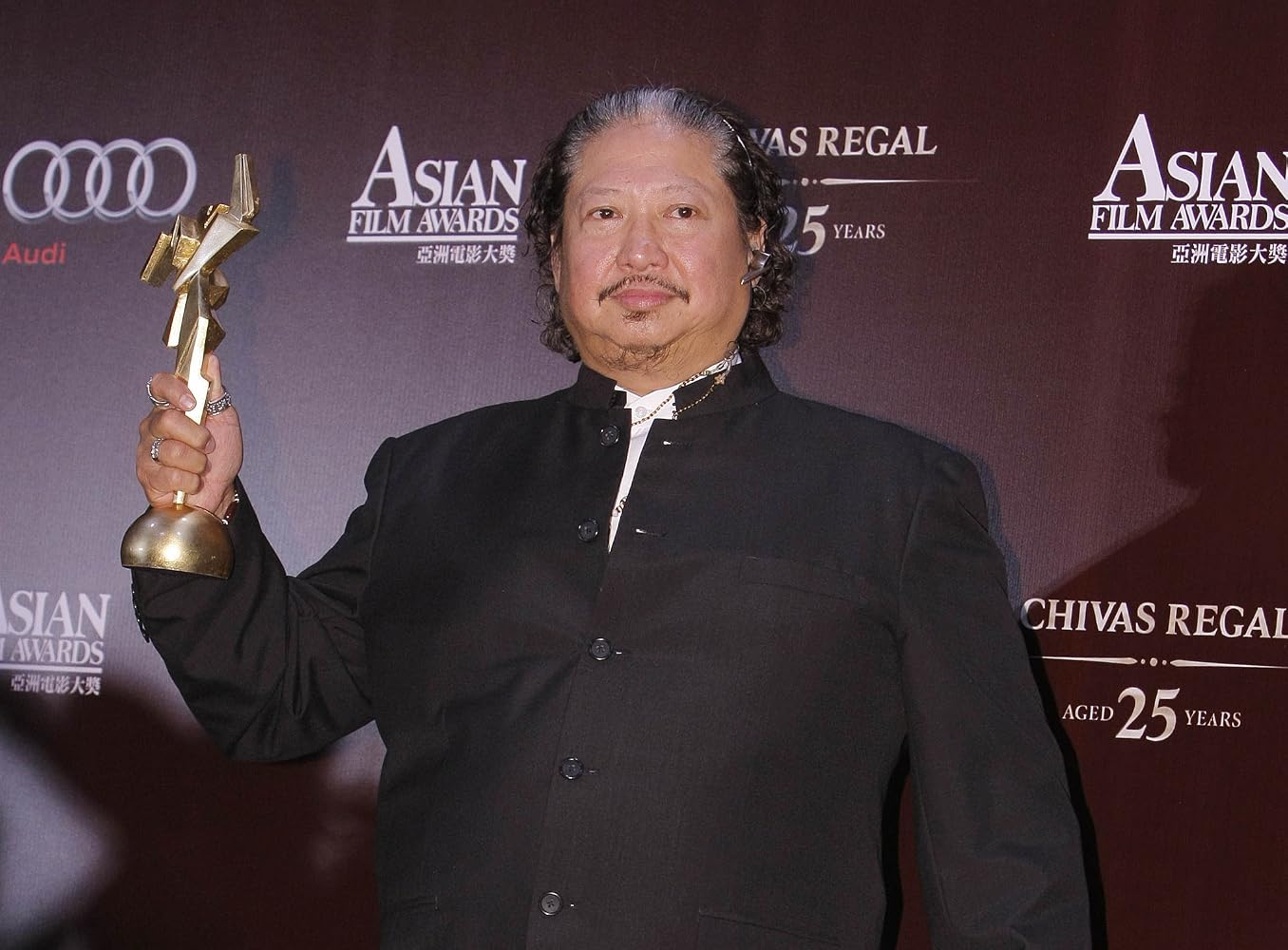 MV5BMTAxMTM3MzM4MzVeQTJeQWpwZ15BbWU3MDIz