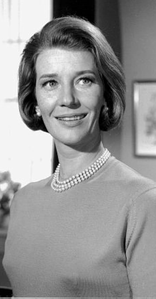 Resultado de imagem para Lois Maxwell