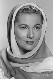 Joan Fontaine Picture