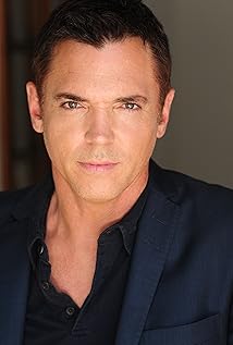 Nicholas Lea Picture