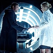 Aaron Eckhart and Yvonne Strahovski in I, Frankenstein (2014)