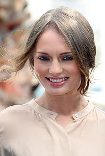 Resultado de imagem para Laura Haddock