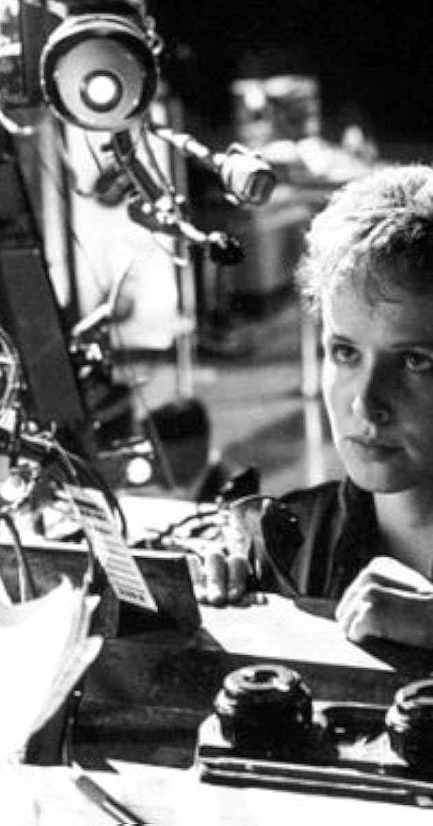 Pictures & Photos of Kim Greist - IMDb