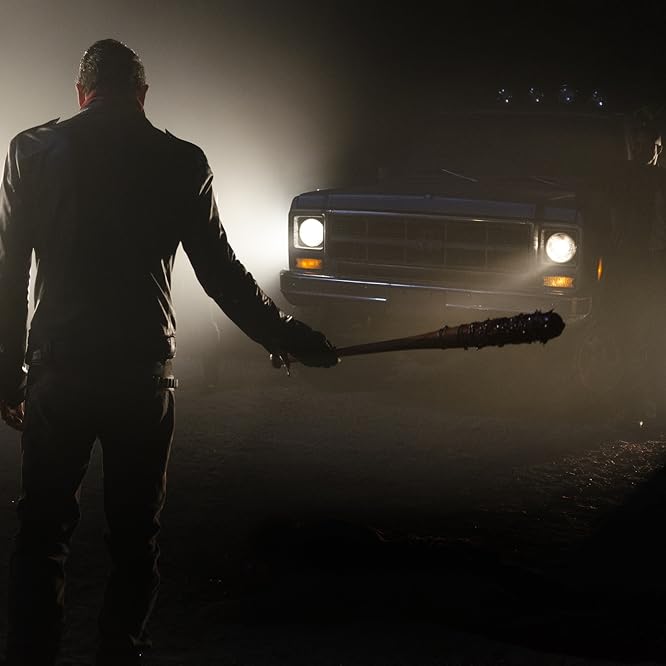Lennie James and Jeffrey Dean Morgan in The Walking Dead (2010)