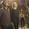 Cliff Curtis, Kim Dickens, Frank Dillane, and Alycia Debnam-Carey in Fear the Walking Dead (2015)