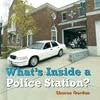 What's Inside a Police Station (Bookworms: What's Inside?)