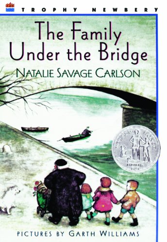The Family Under The Bridge 표지