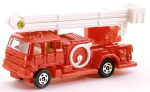 トミカランキング・人気投票 25位 No.68 いすゞスノーケル消防車の画像