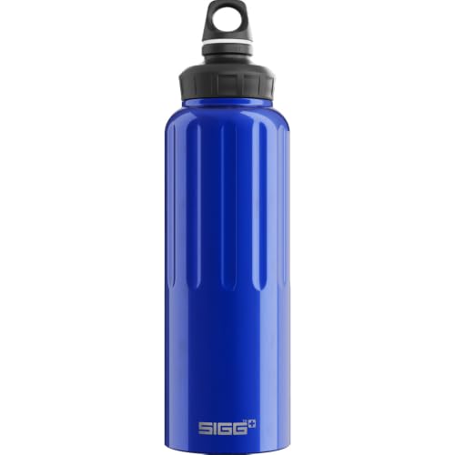 🔥 STARKER PREIS (-28%) SIGG - Alu Trinkflasche - Sportflasche WMB Traveller Dunkelblau - Klimaneutral Zertifiziert - kohlensäurehaltige Getränke - Auslaufsicher - Federleicht - BPA-frei - Outdoor, Sport & Fitness - 1,5L