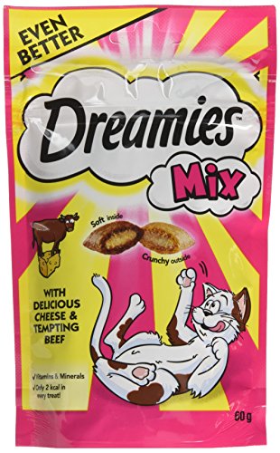 Dreamies Cat Treats, Tasty Snacks with Delicious Cheese and Tempting Beef, 8 Pouches of 60 g