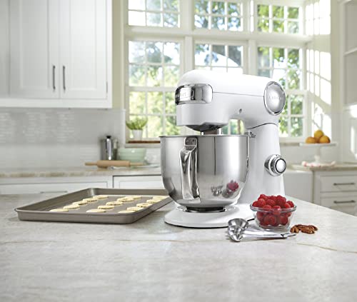 Cuisinart SM-50 5.5-Qt Stand Mixer