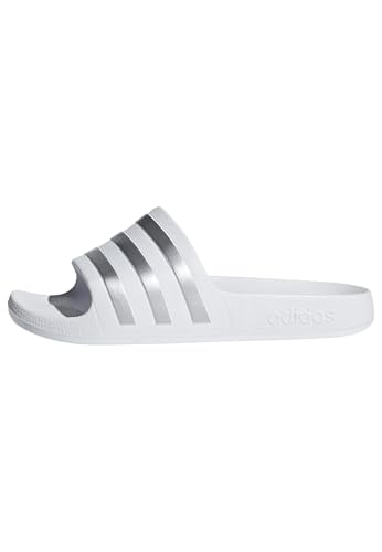 (-30%) adidas Unisex Kinder Adilette Aqua Slides Kids Slipper, Cloud White / Silver Met / Cloud White, 33 EU